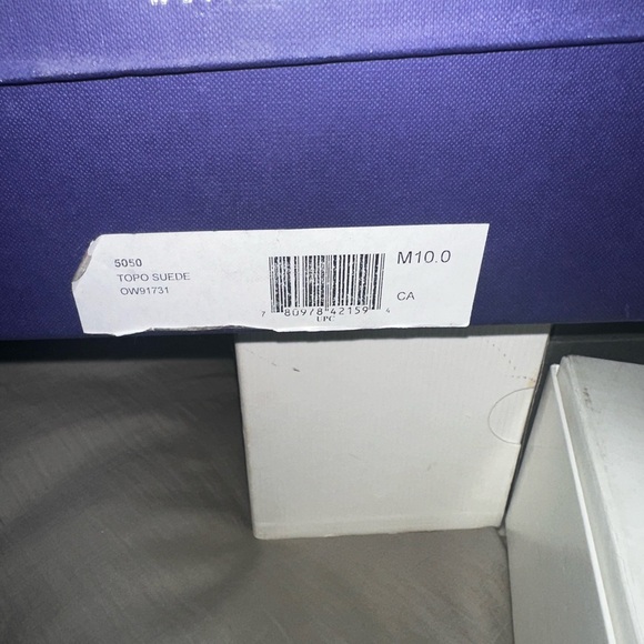 Stuart Weitzman - Picture 8 of 8